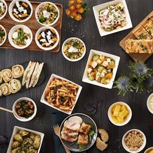 Room Saveurs vous aide à transformer votre salle de réunion en une salle de restaurant !