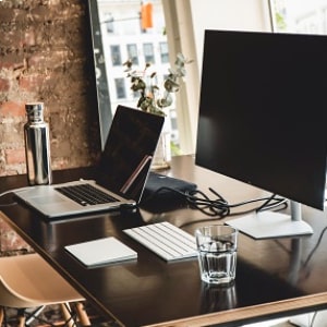 Room Saveurs vous donne ses 7 conseils pour mieux organiser votre travail entre chez vous et le bureau