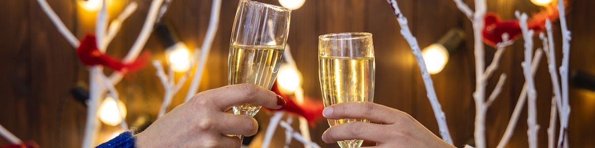 Découvrez comment organiser Noël en entreprise avec vos collègues avec l'aide de Room Saveurs