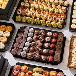 Combien de petits fours par personne pour un apéritif d'entreprise